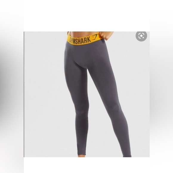Gymshark grey logo waistband for seamless leggings!💛 - Picture 4 of 4